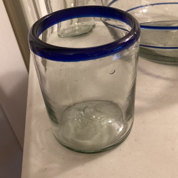 Mexican Glass Cobalt Blue Pitcher With 4 Cobalt Blue Rimmed Glasses - Picture 2 of 8